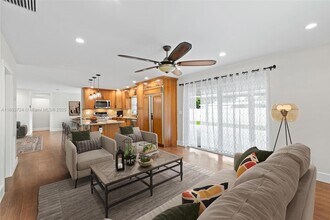 8440 SW 201st St, Unit 21-6414 in Cutler Bay, FL - Building Photo - Building Photo