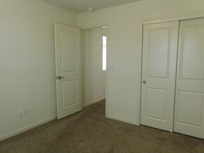 2063 N Walling Ln in Clovis, CA - Building Photo - Building Photo