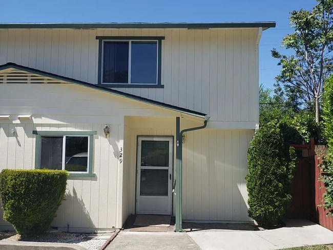 329 Bessie St