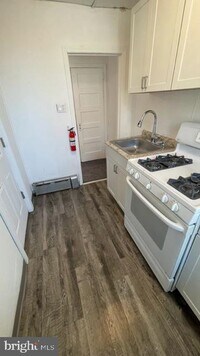 2094 Carver St photo'