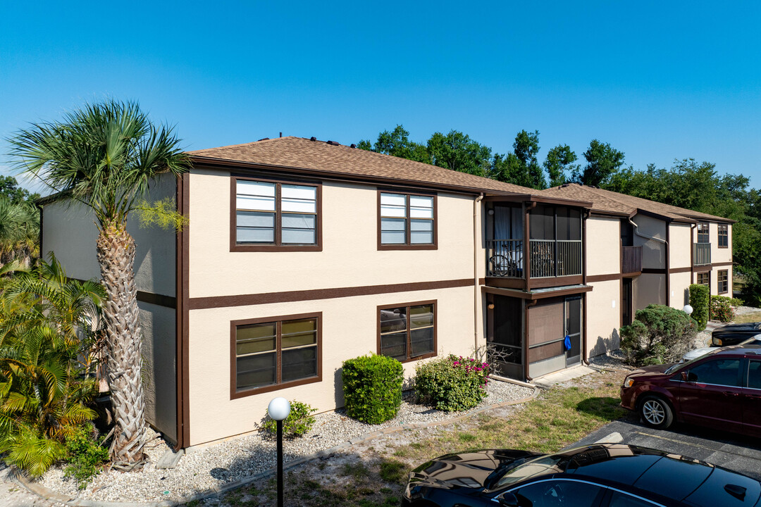 Cedar Woods in Port Charlotte, FL - Building Photo