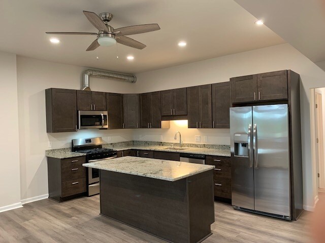510 E 8th Ave, Unit #1 in Munhall, PA - Foto de edificio