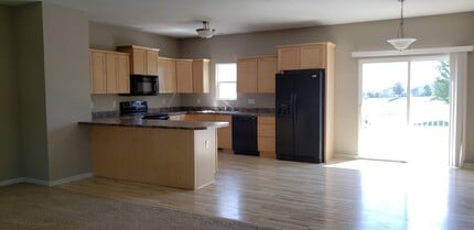301 SE 11th St, Unit 805 in Grimes, IA - Foto de edificio - Building Photo
