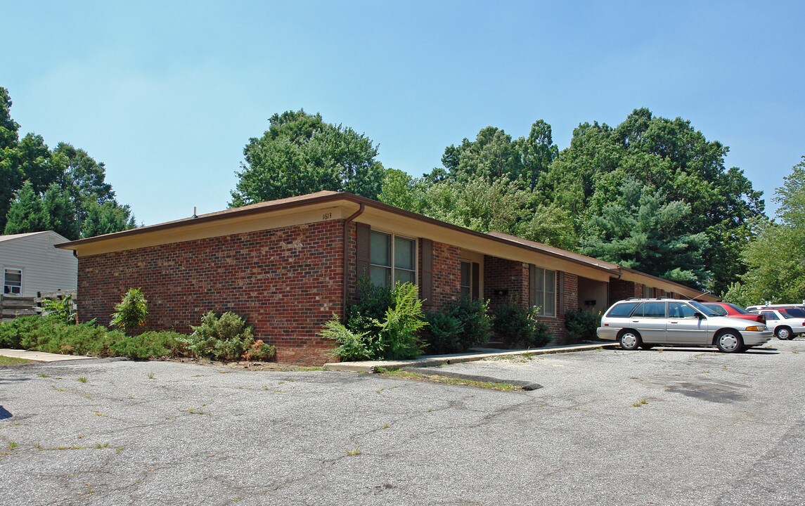 1613 Long St in High Point, NC - Building Photo