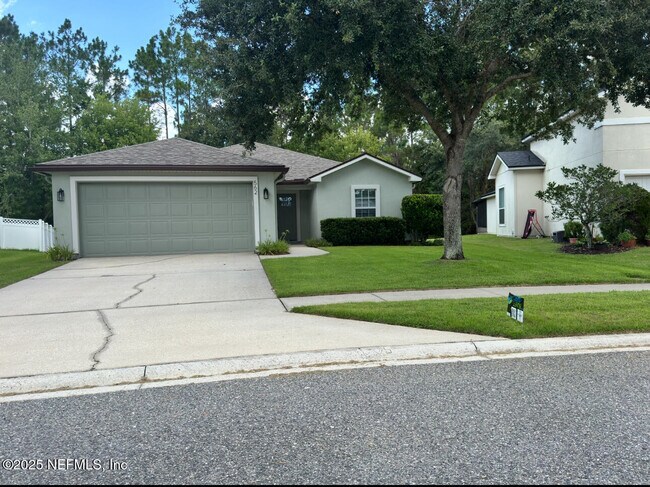 property at 562 S Aberdeenshire Dr
