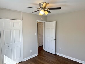 134 Hickok Cir in Fredericksburg, VA - Foto de edificio - Building Photo