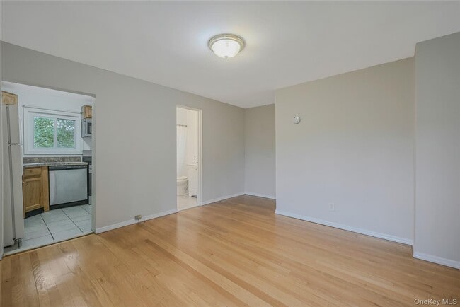 148 S 4th St in Bethpage, NY - Building Photo - Building Photo