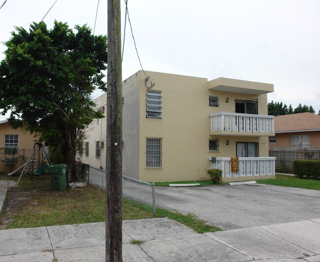 2018 SW 2nd St in Miami, FL - Building Photo - Building Photo