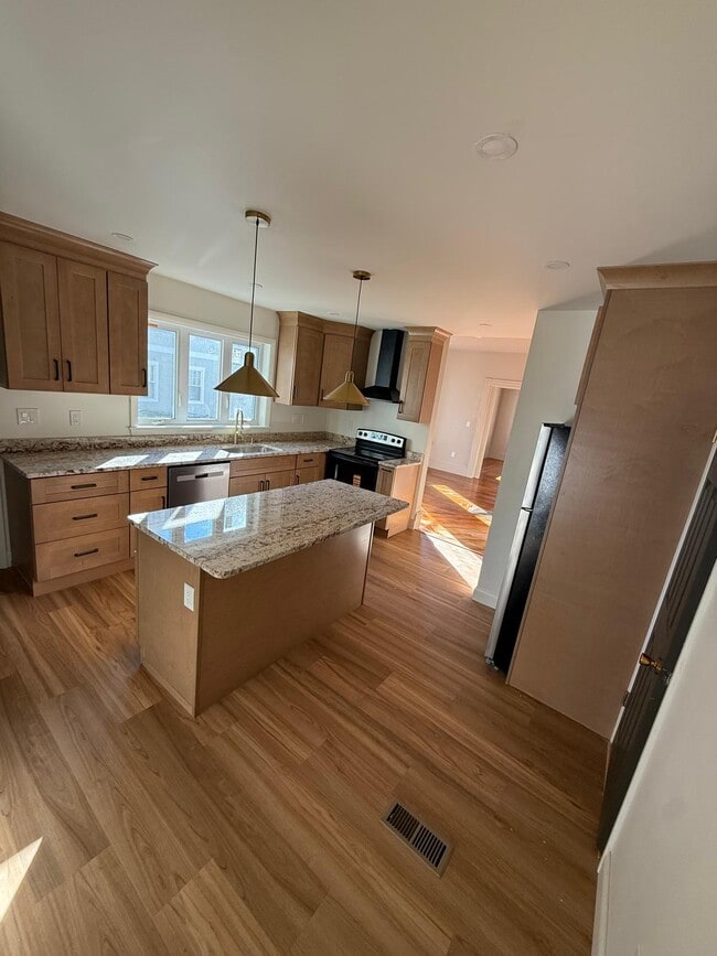 62 Locust St, Unit 1