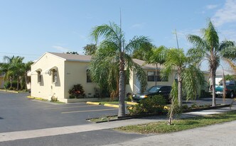 2510 Pierce St in Hollywood, FL - Building Photo