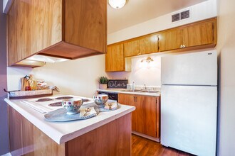 Lincoln Pointe Apartments in Marysville, CA - Foto de edificio - Building Photo
