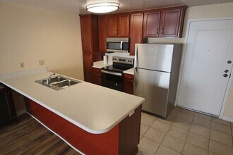 8338 Regents Rd in San Diego, CA - Building Photo - Building Photo