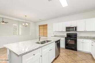 8223 W Florence Ave in Phoenix, AZ - Building Photo - Building Photo