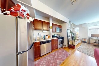 319 S 10th St in Philadelphia, PA - Building Photo - Building Photo