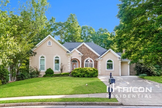 property at 6868 Glen Cove Ln