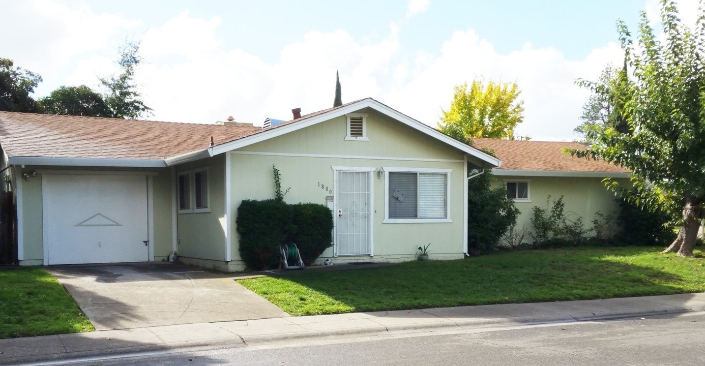 7501 18th St in Sacramento, CA - Foto de edificio
