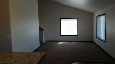 3357 27th St S in Moorhead, MN - Building Photo - Building Photo