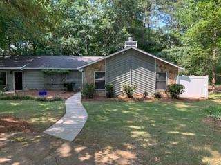 1050 Mathews Ct in Smyrna, GA - Building Photo