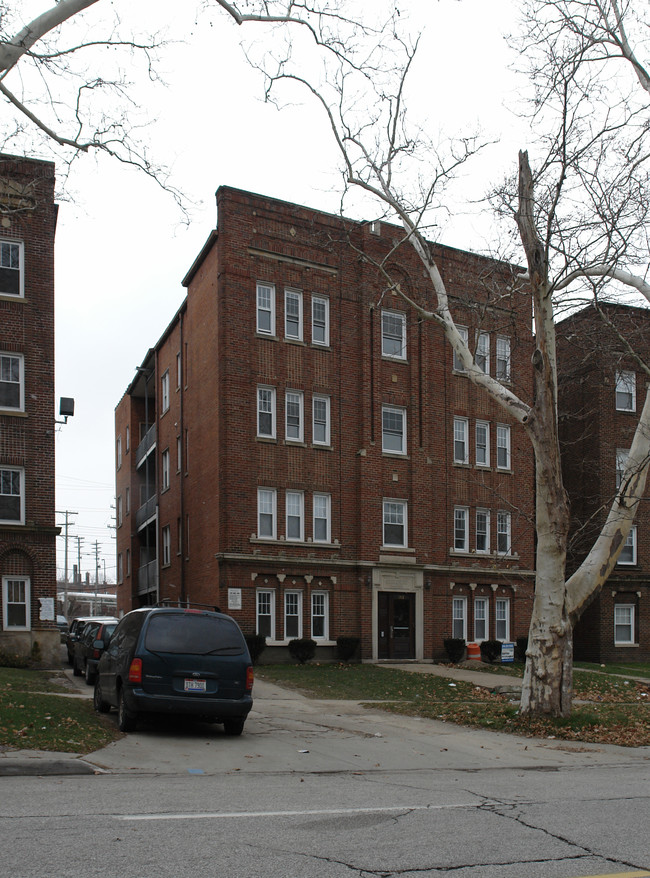 1368 West Blvd in Cleveland, OH - Foto de edificio - Building Photo