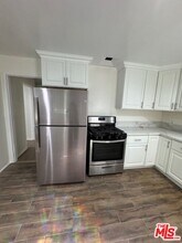 1606 S Bundy Dr in Los Angeles, CA - Building Photo - Building Photo