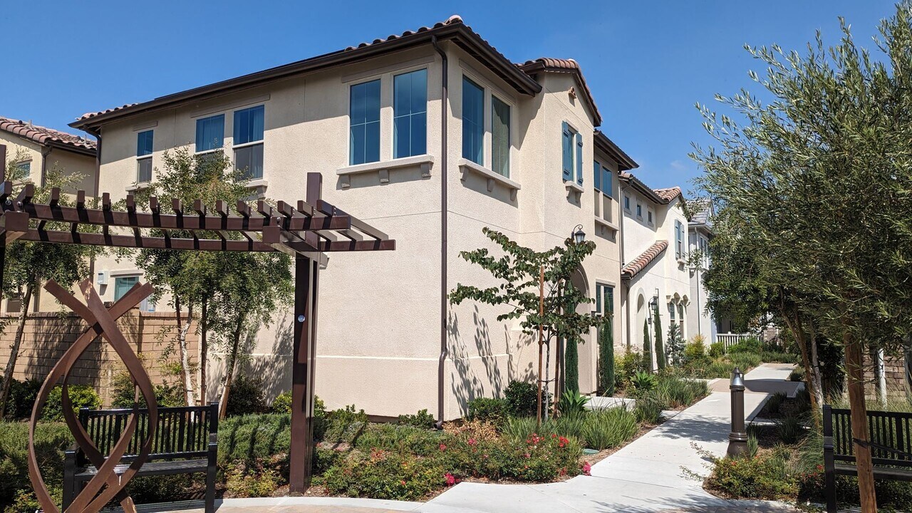 7449 Channel View St in Chino, CA - Building Photo