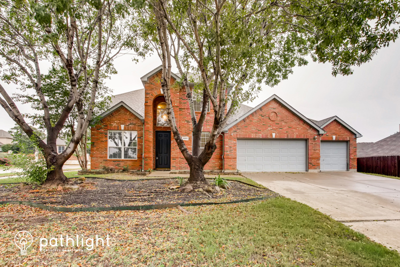 5201 Copper Creek Dr in Fort Worth, TX - Building Photo