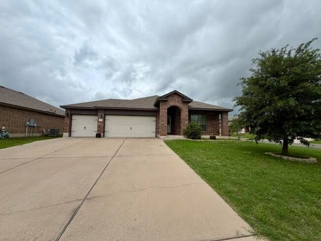 2701 Skinner Dr