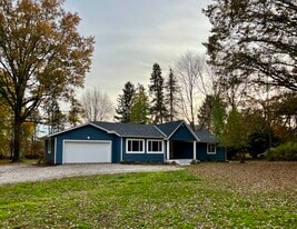 5041 Medina Rd in Copley, OH - Building Photo