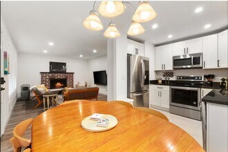 1803 15th Ave S, Unit 1803 in Seattle, WA - Building Photo - Building Photo