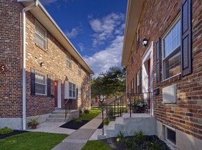 The Preserve at Darby Creek in Prospect Park, PA - Foto de edificio - Building Photo