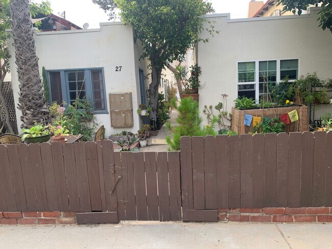 27 Eastwind St in Marina Del Rey, CA - Building Photo - Building Photo