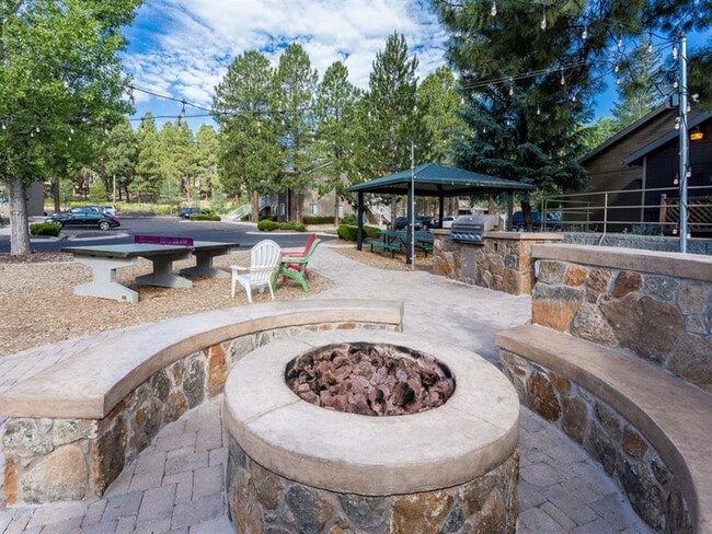 Woodlands Village Apartments