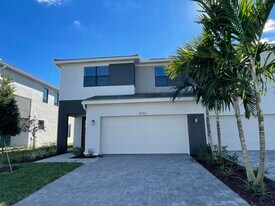 8792 Antarus Dr in Wellington, FL - Building Photo