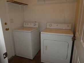 8553 W Sierra Vista Dr in Glendale, AZ - Building Photo - Building Photo