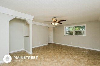 3228 Clifford Sample Dr in Tampa, FL - Building Photo - Building Photo