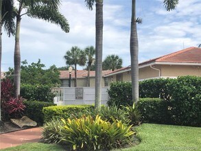 922 Twin Lakes Dr-Unit -922 in Coral Springs, FL - Building Photo - Building Photo