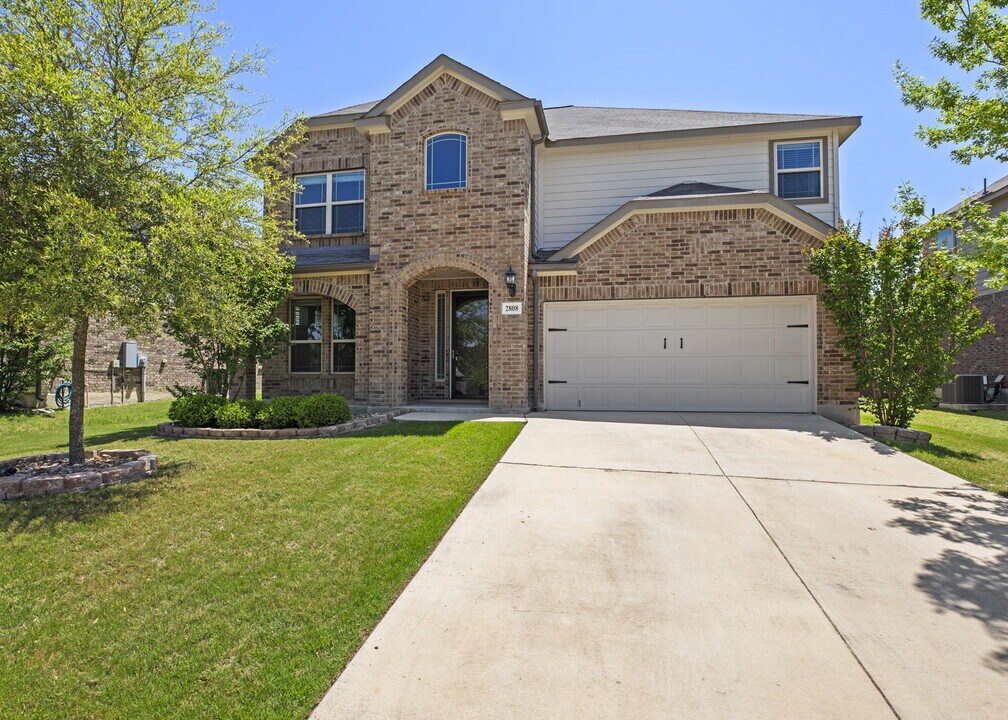 2808 Red Tip Dr in Schertz, TX - Building Photo