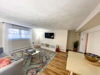 79 Chestnut St, Unit 1 in Brookline, MA - Foto de edificio - Building Photo