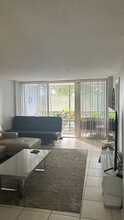 116 Royal Park Dr, Unit 4F in Oakland Park, FL - Foto de edificio - Building Photo