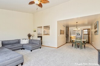 5850 Fieldstone Trail in McHenry, IL - Building Photo - Building Photo