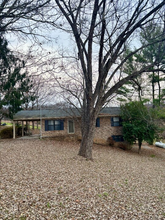 412 Meadowview Ln in Bean Station, TN - Foto de edificio