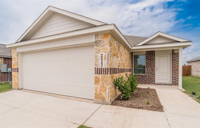 2022 Shady Oaks Dr in Ennis, TX - Building Photo - Building Photo