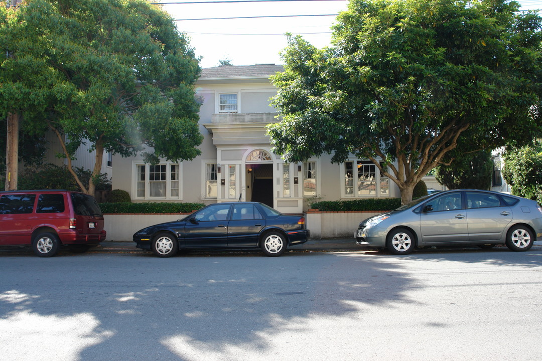 216 Tilton Ave in San Mateo, CA - Building Photo