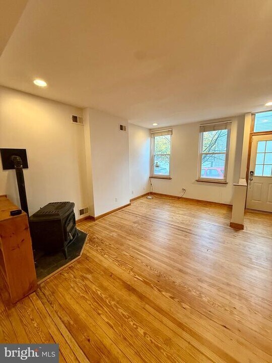 1249 E Oxford St in Philadelphia, PA - Building Photo