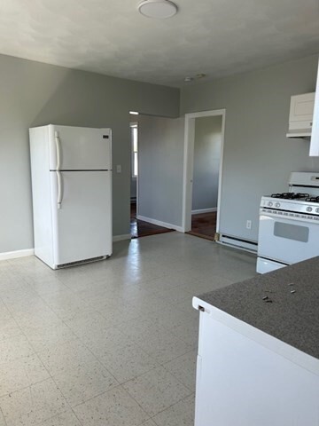 10 Baker St in Bristol, RI - Building Photo - Building Photo