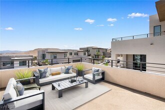 11091 Socrates Rdg St in Las Vegas, NV - Building Photo - Building Photo