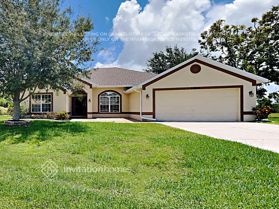 2484 Celebes Ct in Punta Gorda, FL - Building Photo