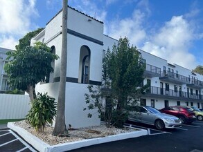 2705 NE 9th Ave in Wilton Manors, FL - Foto de edificio - Interior Photo