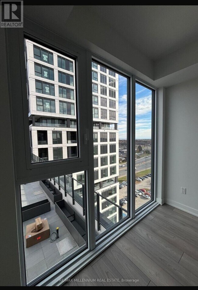 1007 The Queensway in Toronto, ON - Building Photo - Building Photo