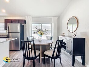 1098 Bristol St, Unit 3103 in Port Charlotte, FL - Foto de edificio - Building Photo